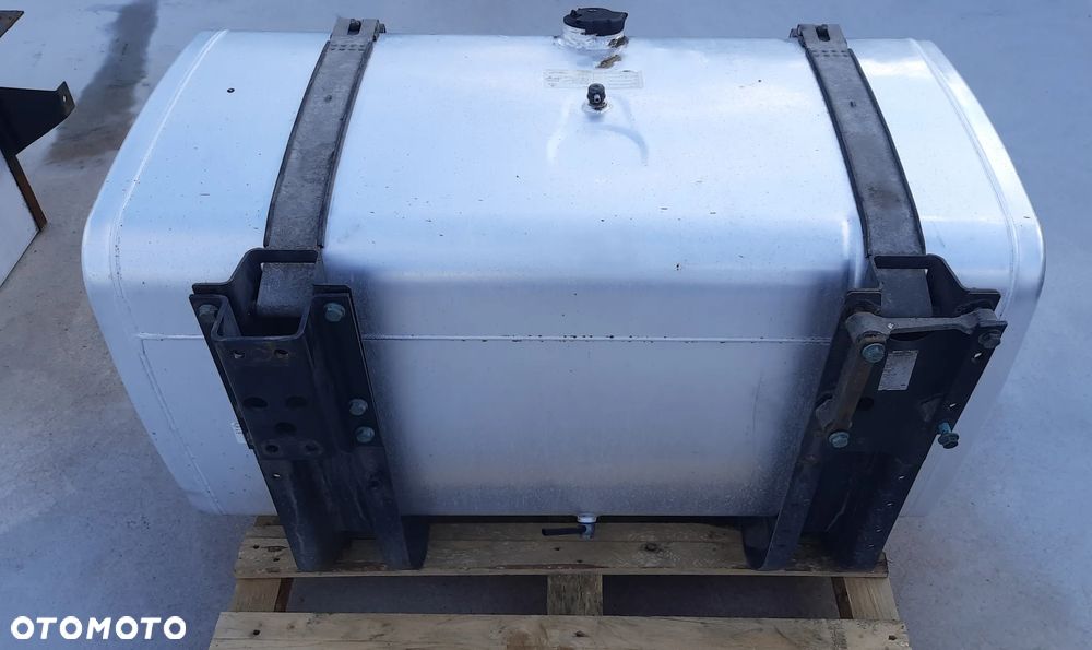 # MAN TGX EURO 6 E6 ZBIORNIK PALIWA 580L 81.12201-6737 81122016737 - 3