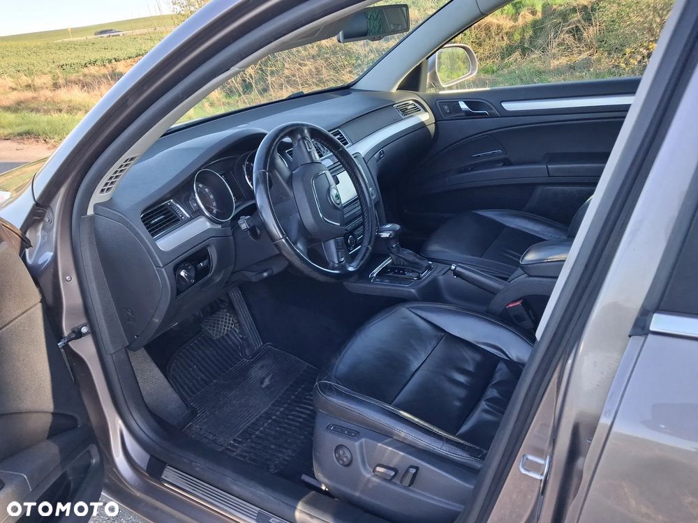 Skoda Superb 2.0 TDI DSG Ambition - 20