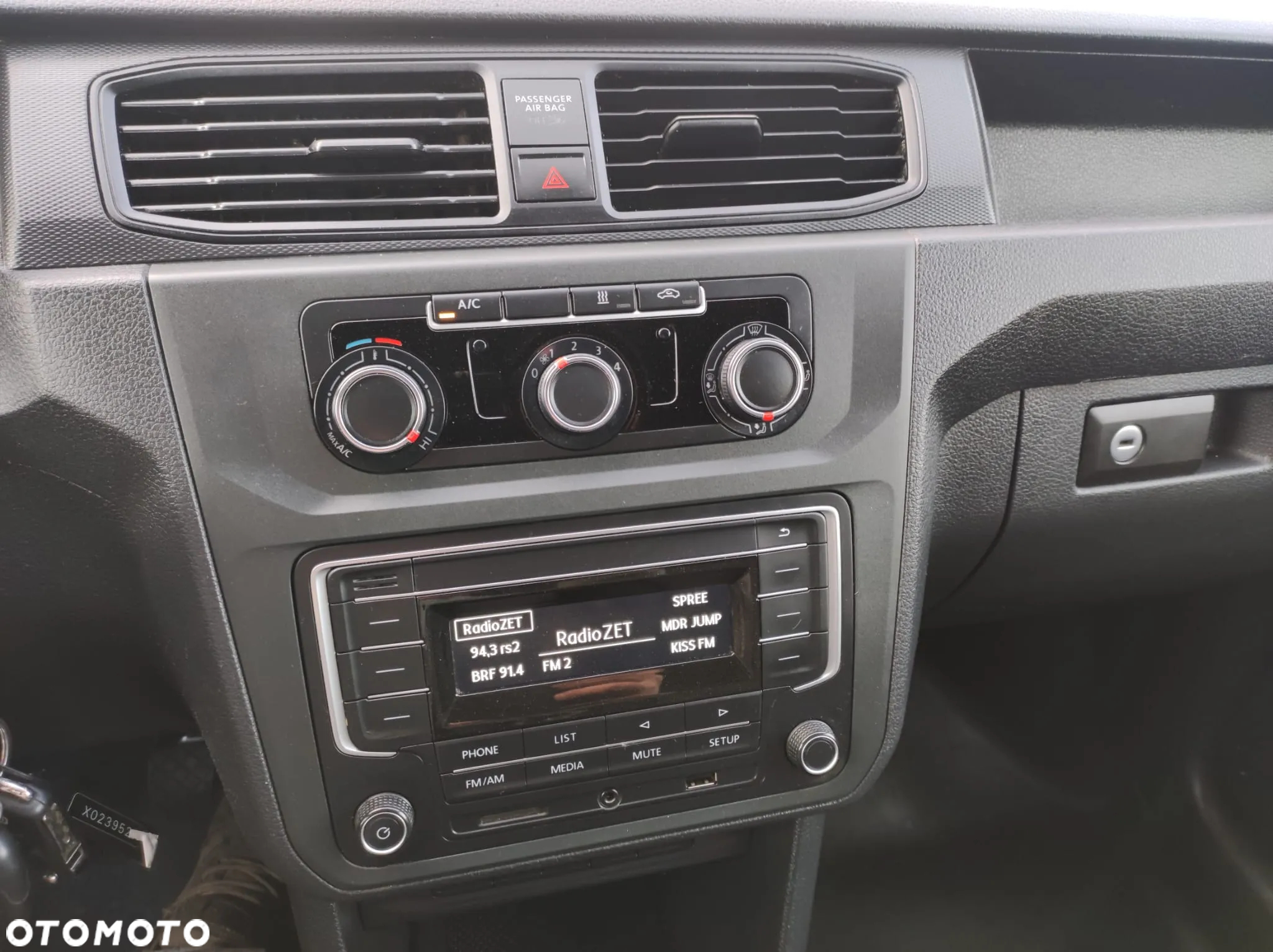Volkswagen Caddy Maxi - 19