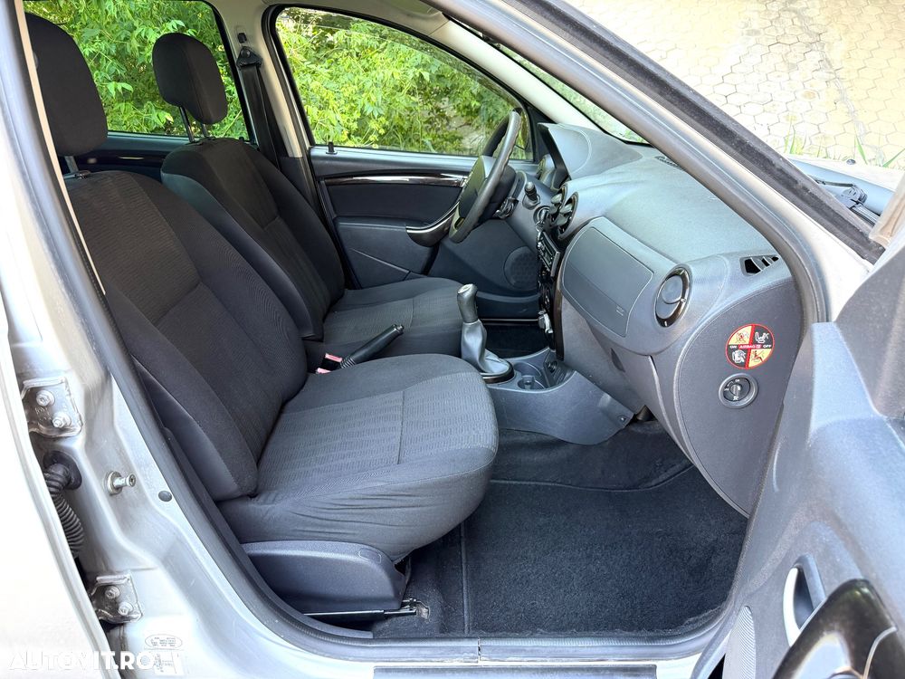 Dacia Duster 1.6 4x2 Laureate - 10