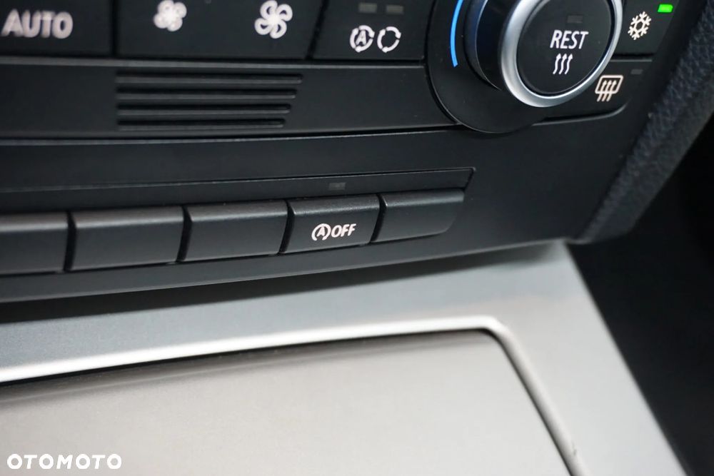 BMW Seria 3 320d DPF - 33