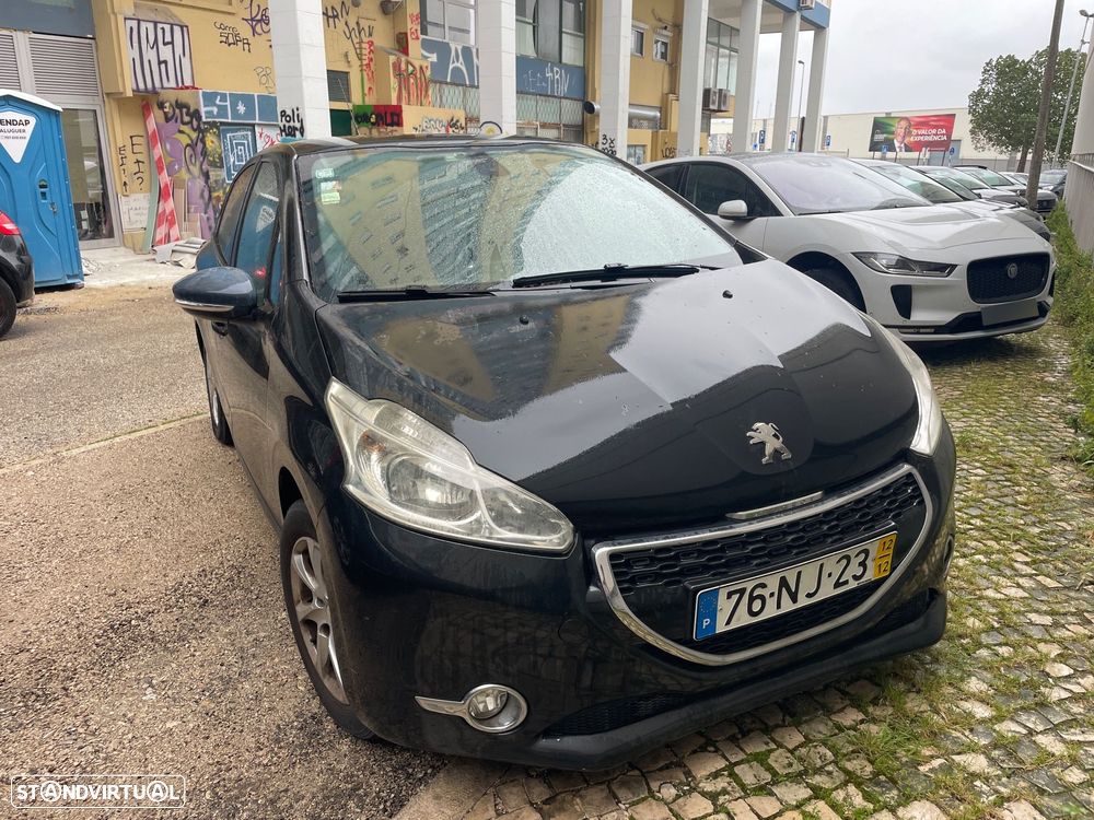 Peugeot 208 - 1