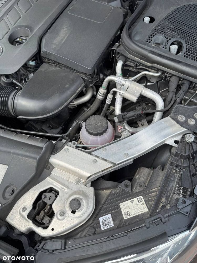 Mercedes-Benz Klasa E 300 d 4-Matic Avantgarde - 36