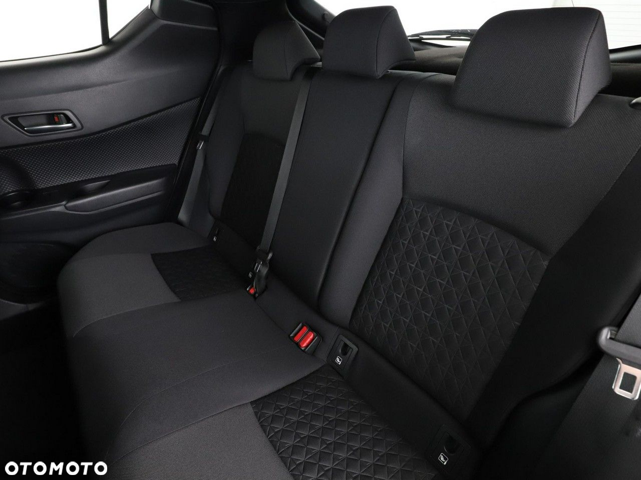 Toyota C-HR 1.8 Hybrid Business - 17