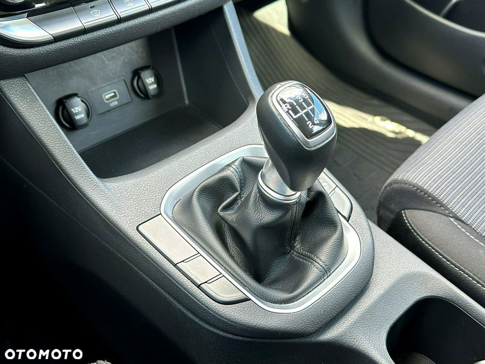 Hyundai i30 1.5 DPI Classic + - 25