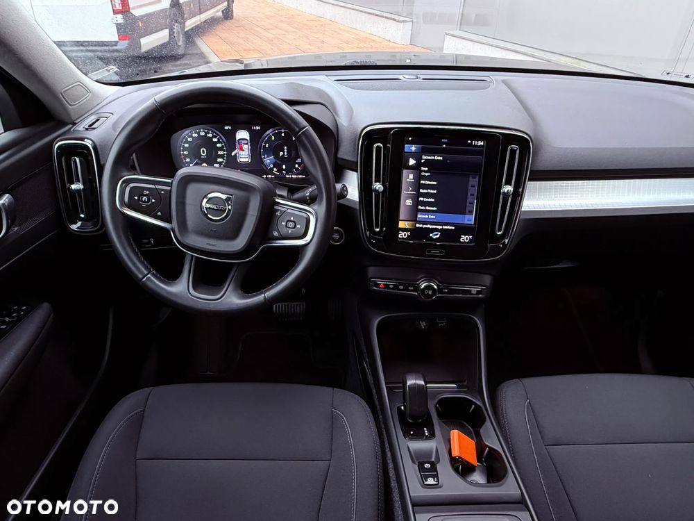 Volvo XC 40 B4 B AWD DKG Plus Bright - 23