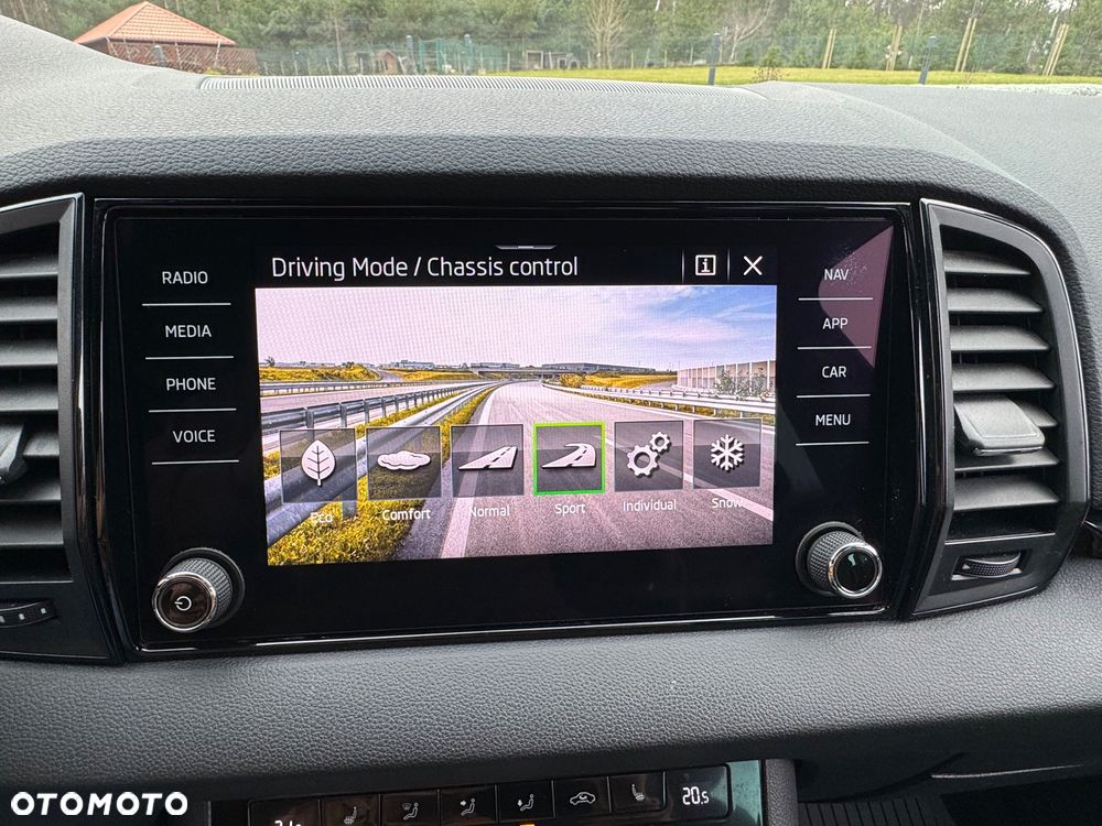 Skoda Karoq 2.0 TDI SCR 4x4 DSG Sportline - 36