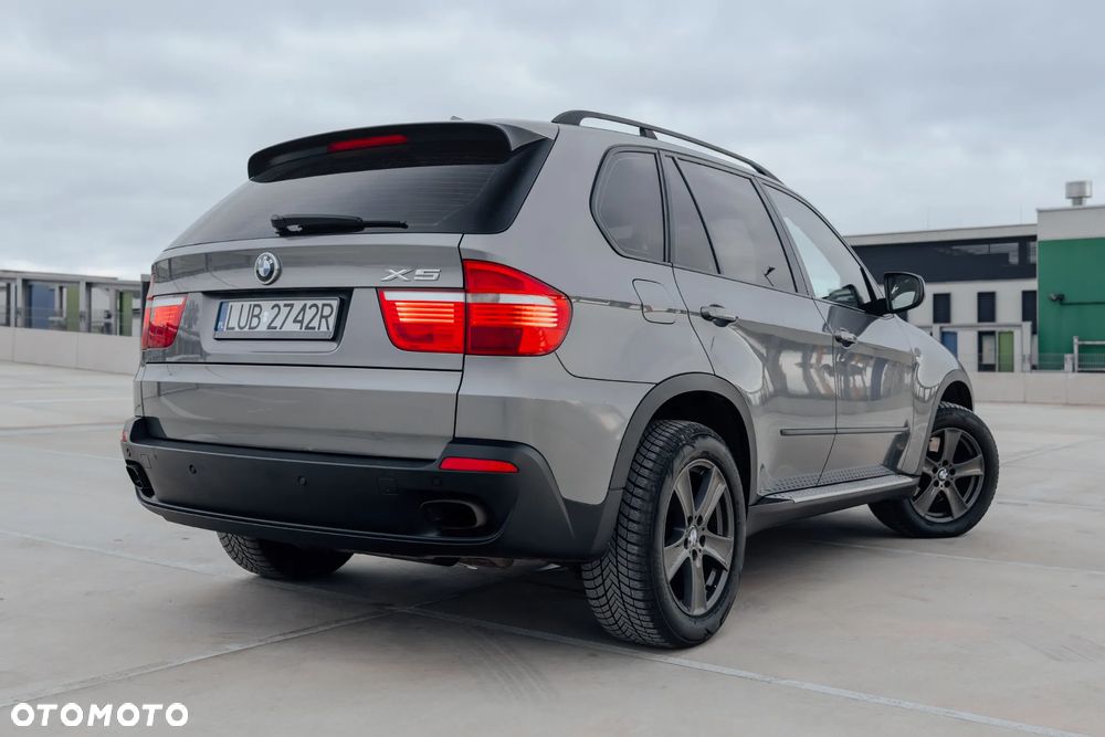 BMW X5 4.8i xDrive - 11