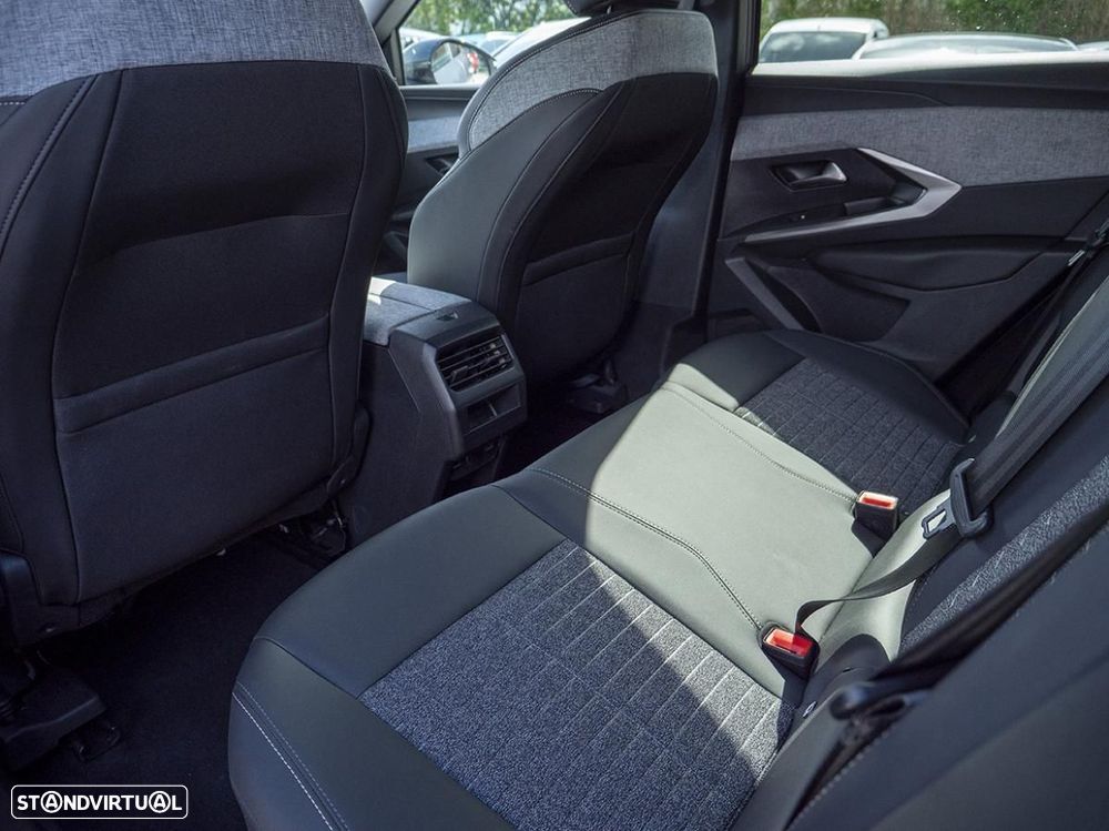 Peugeot E-3008 73 kWh Allure - 24