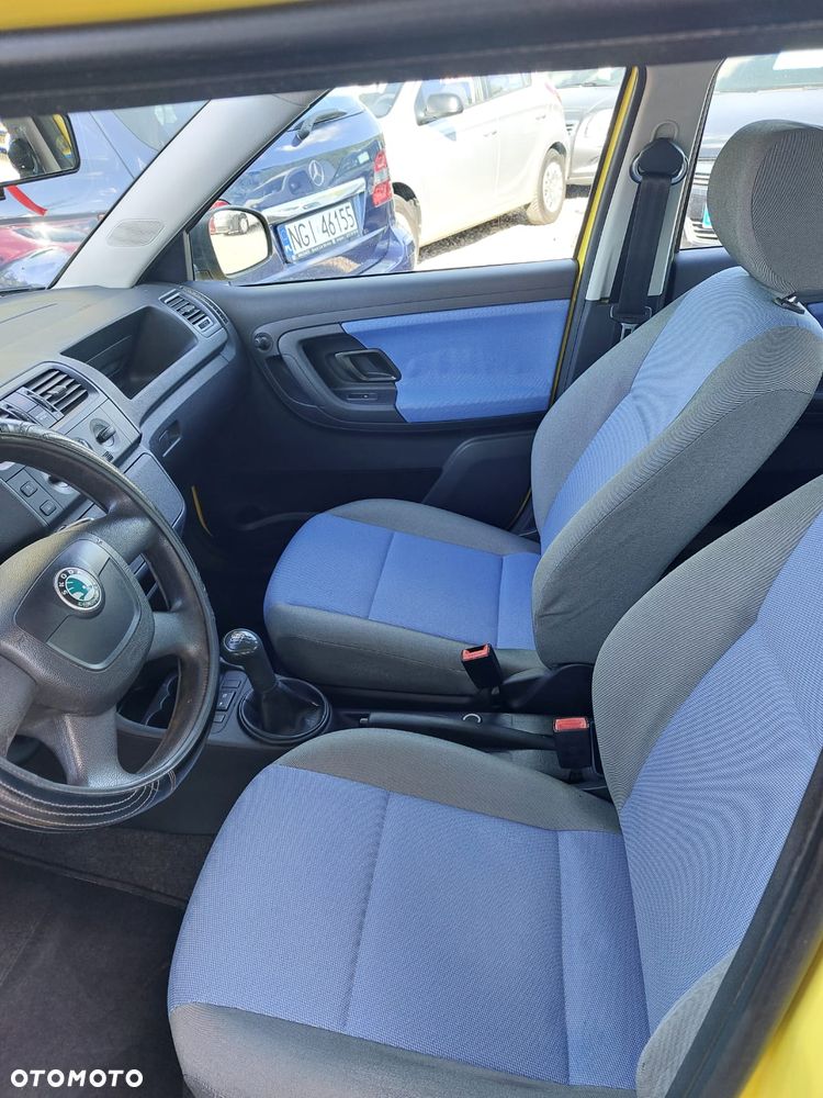 Skoda Fabia 1.2 HTP Cool Colour Edition - 16