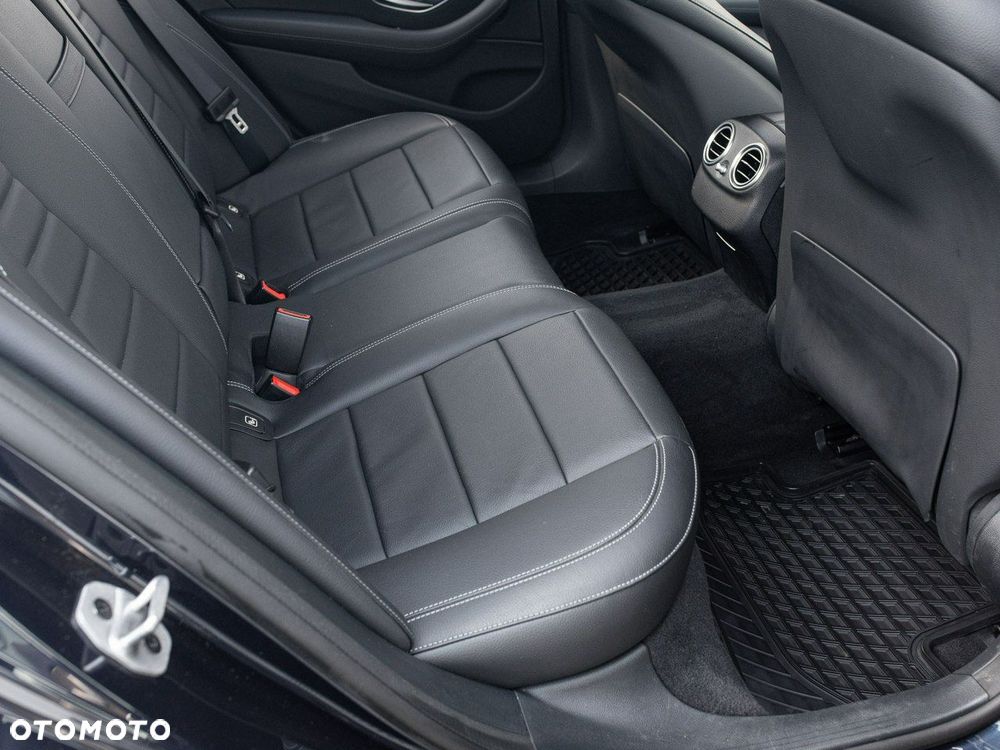 Mercedes-Benz Klasa E 220 d Avantgarde - 29