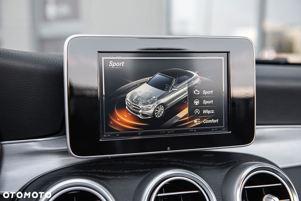 Mercedes-Benz Klasa C 200 9G-TRONIC AMG Line - 25