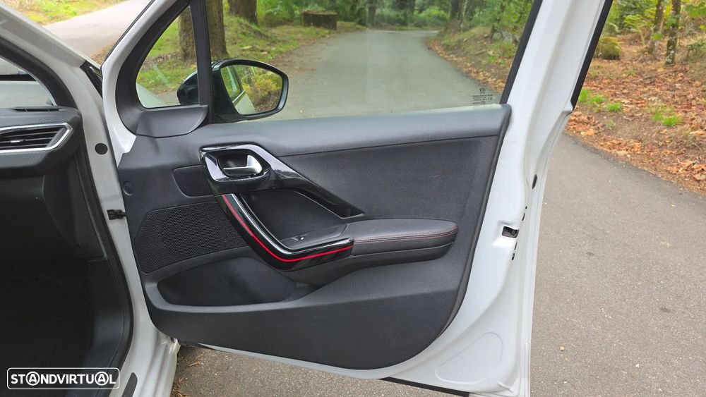 Peugeot 208 1.6 BlueHDi GT Line - 20