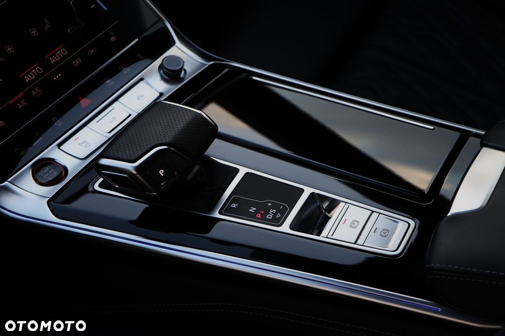 Audi S6 Avant - 26