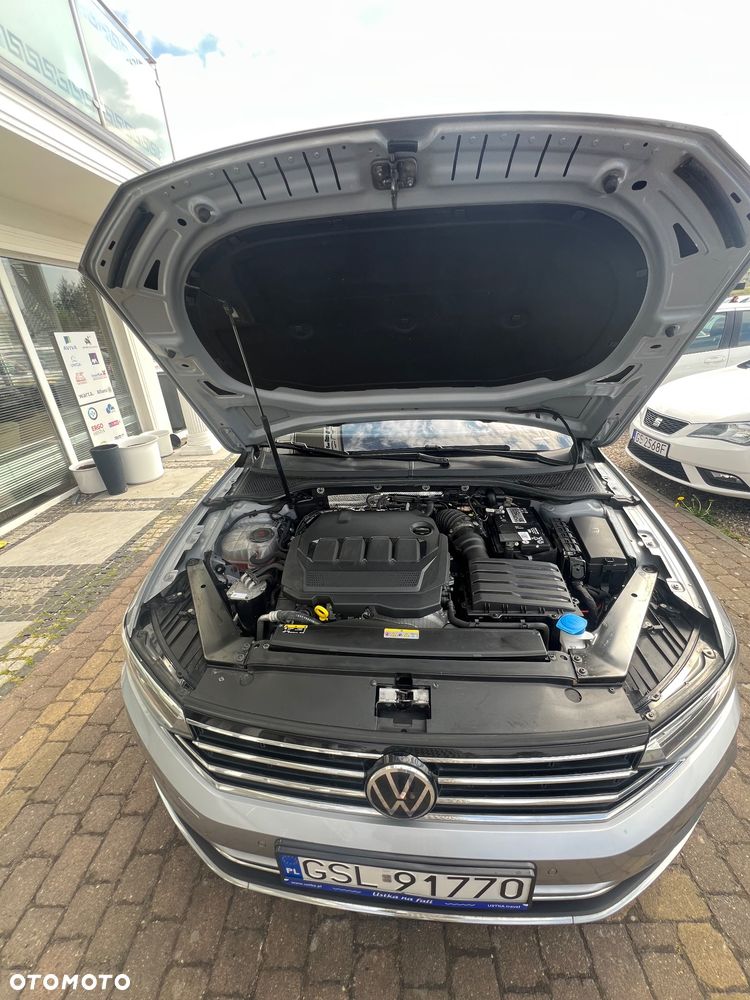 Volkswagen Passat - 12