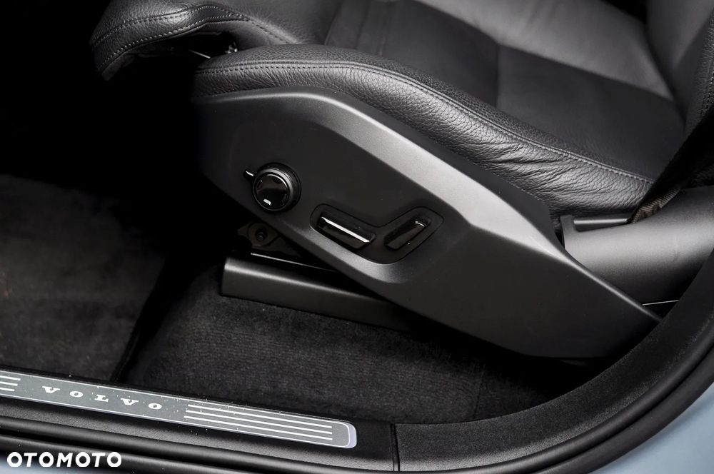Volvo XC 90 B5 D AWD Geartronic RDesign - 16