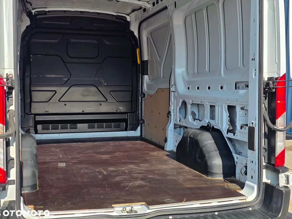 Ford Transit - 11
