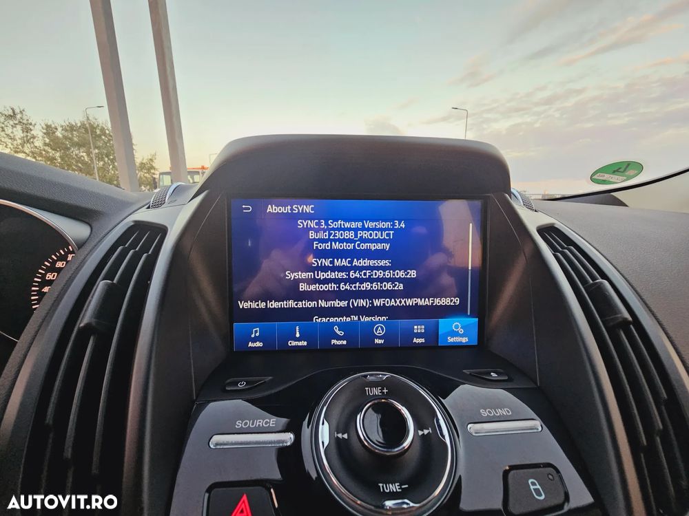 Ford Kuga 2.0 TDCi 4x4 Aut. Titanium - 9