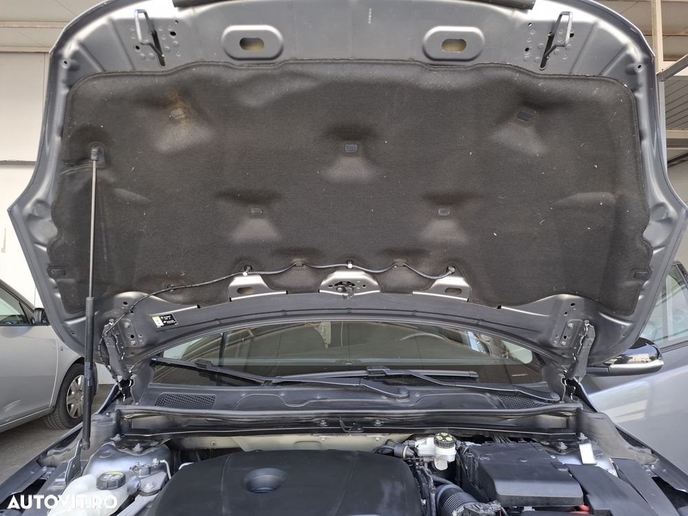 Volvo V40 T3 Aut. Momentum - 24