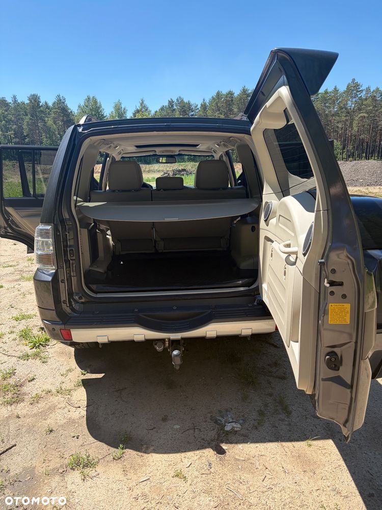 Mitsubishi Pajero - 18