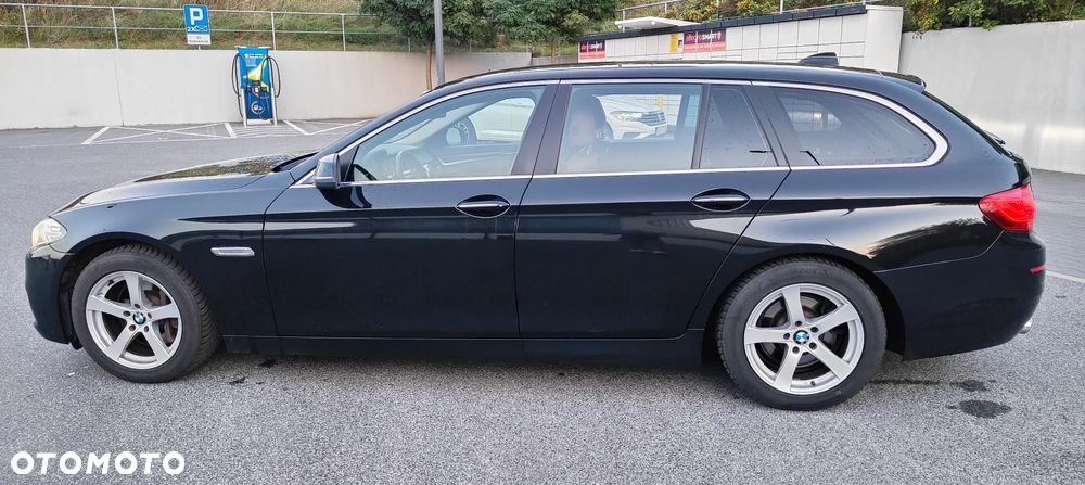 BMW Seria 5 525d Luxury Line - 28