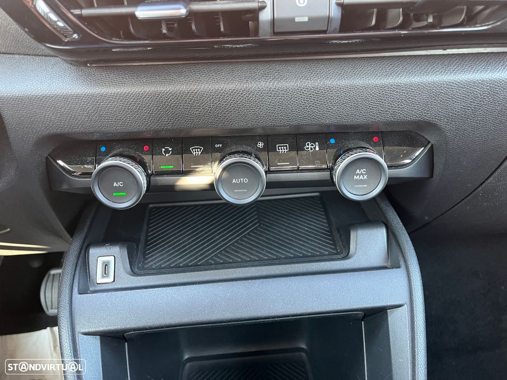 Citroën C4 1.2 PureTech Feel - 23