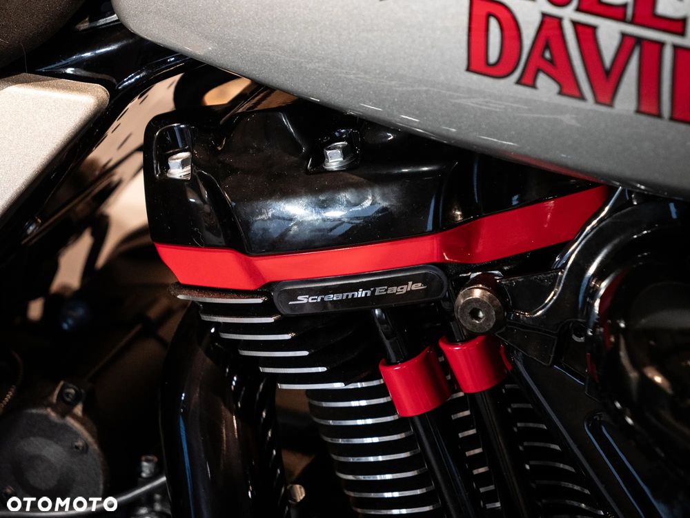 Harley-Davidson Touring Road Glide - 24