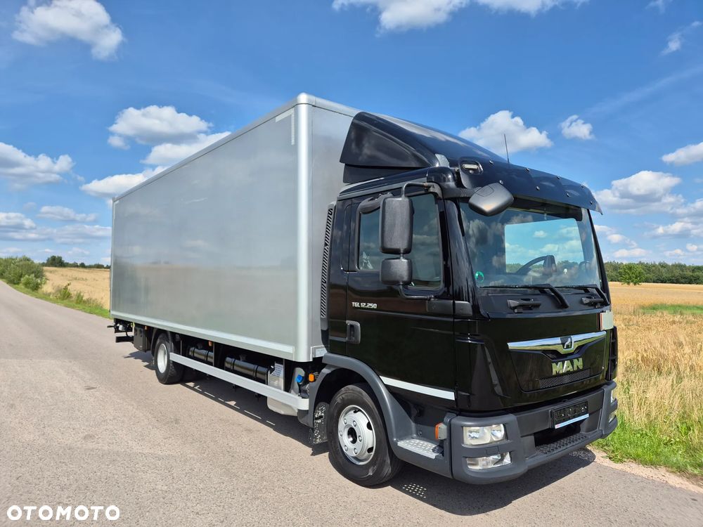 MAN TGL 12.250 3 osobowy oryginał 6.2m 7.6m HAK AUTOMAT KLIMA 12000kg ESP EURO 6 / TOP STAN / okazja nauka jazdy MOŻLIWOŚĆ DOSTOSOWANIA elka - 30
