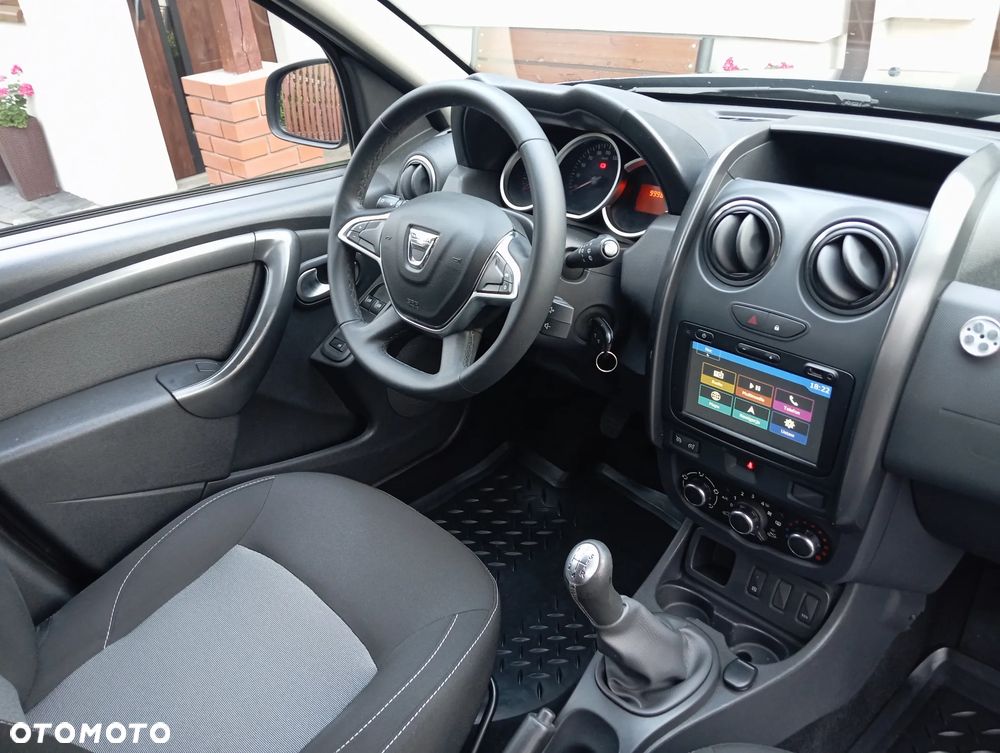 Dacia Duster 1.6 SCe Laureate S&S - 23