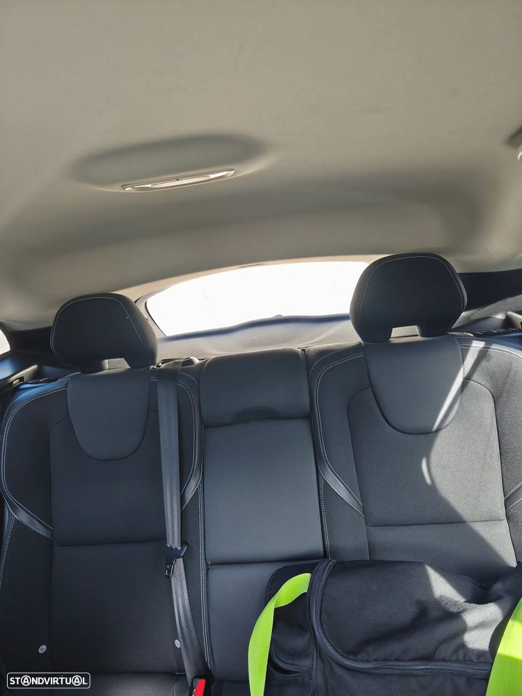 Volvo V40 D2 Momentum - 12