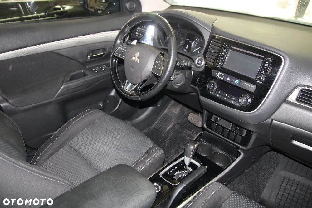 Mitsubishi Outlander 2.0 Intense 4WD CVT - 12