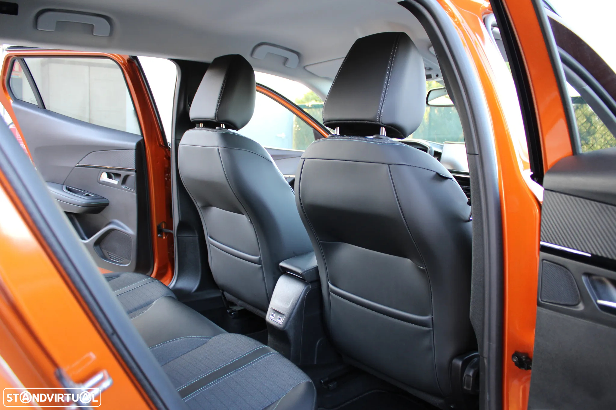 Peugeot 2008 1.2 PureTech Allure Pack - 38