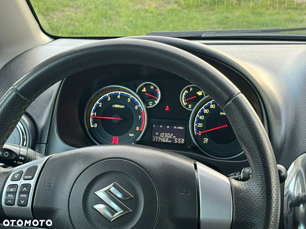 Suzuki SX4 1.6 Comfort - 24