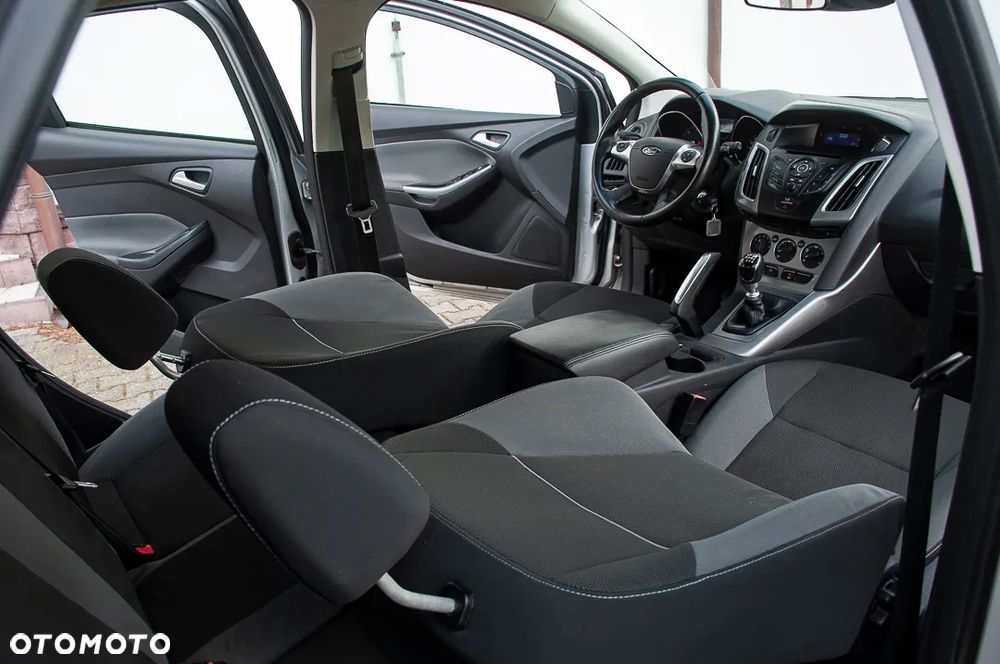 Ford Focus 1.6 TDCi DPF Champions Edition - 37