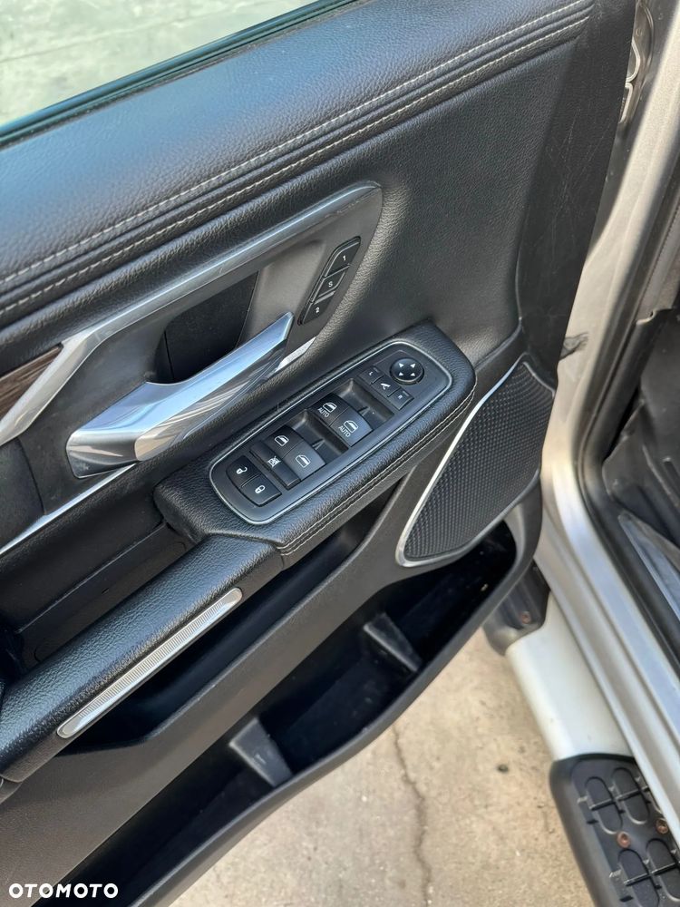 RAM 1500 5.7 Crew Cab Laramie - 19