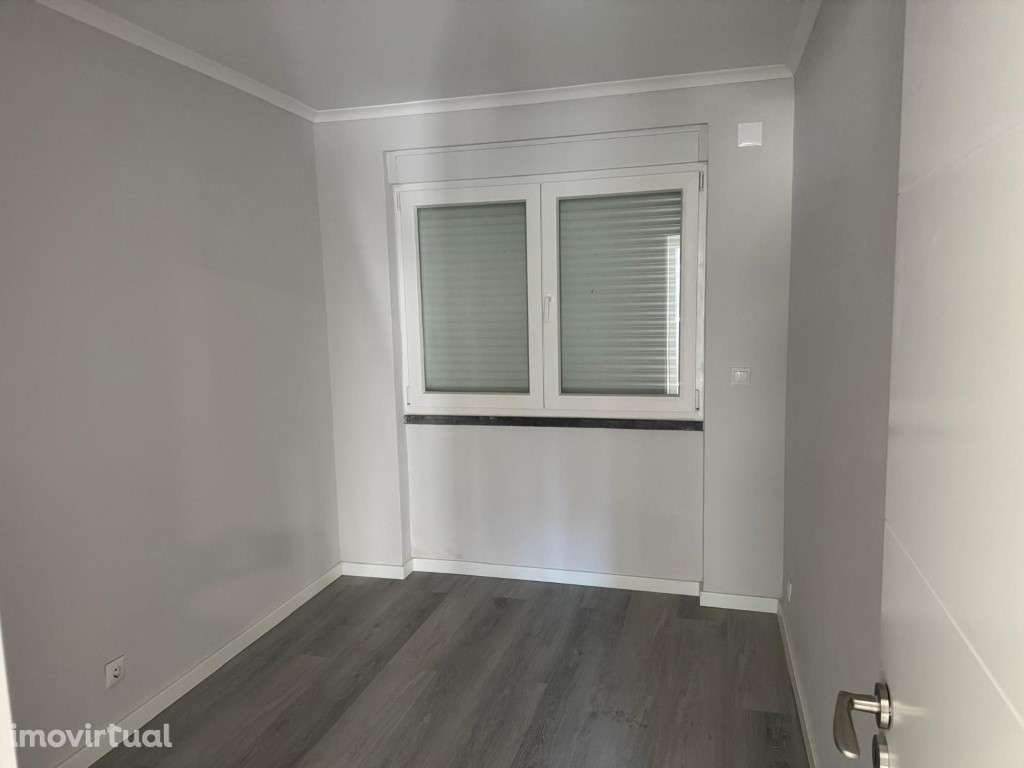 Apartamento T2, Benfica, em fase de remodelação - Grande imagem: 4/9