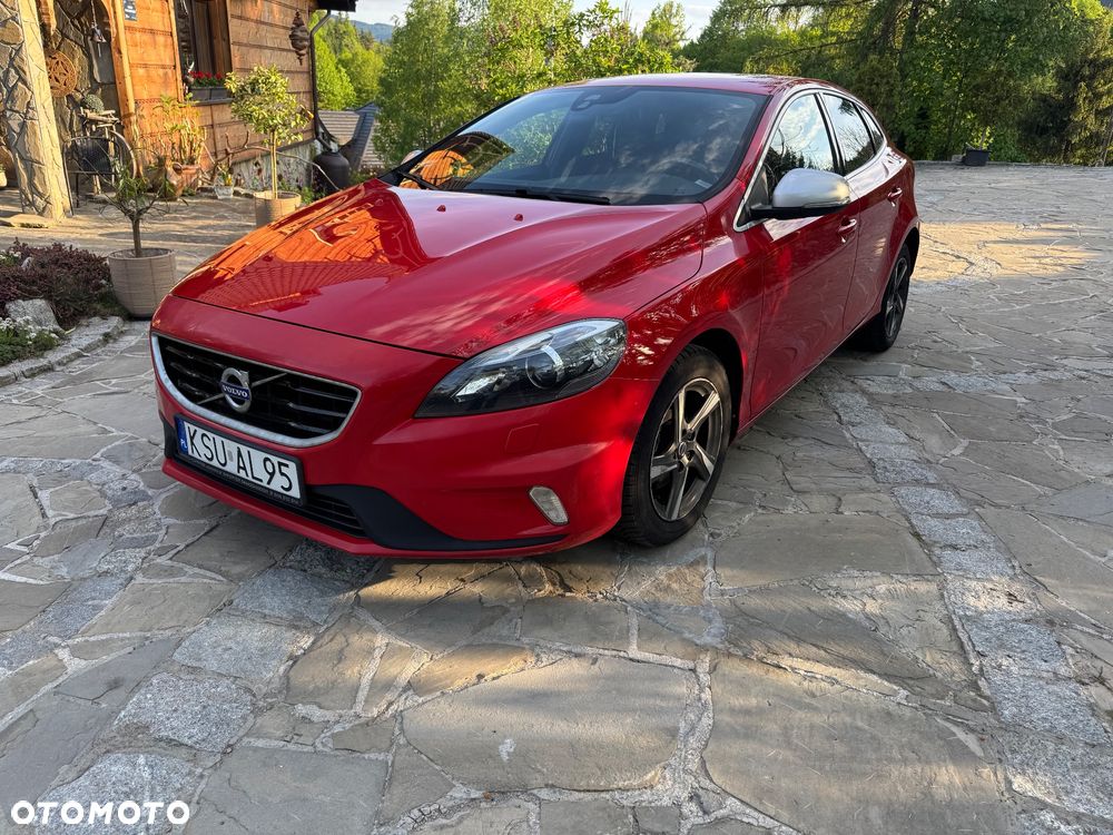 Volvo V40 D2 Drive-E R-Design Momentum - 1