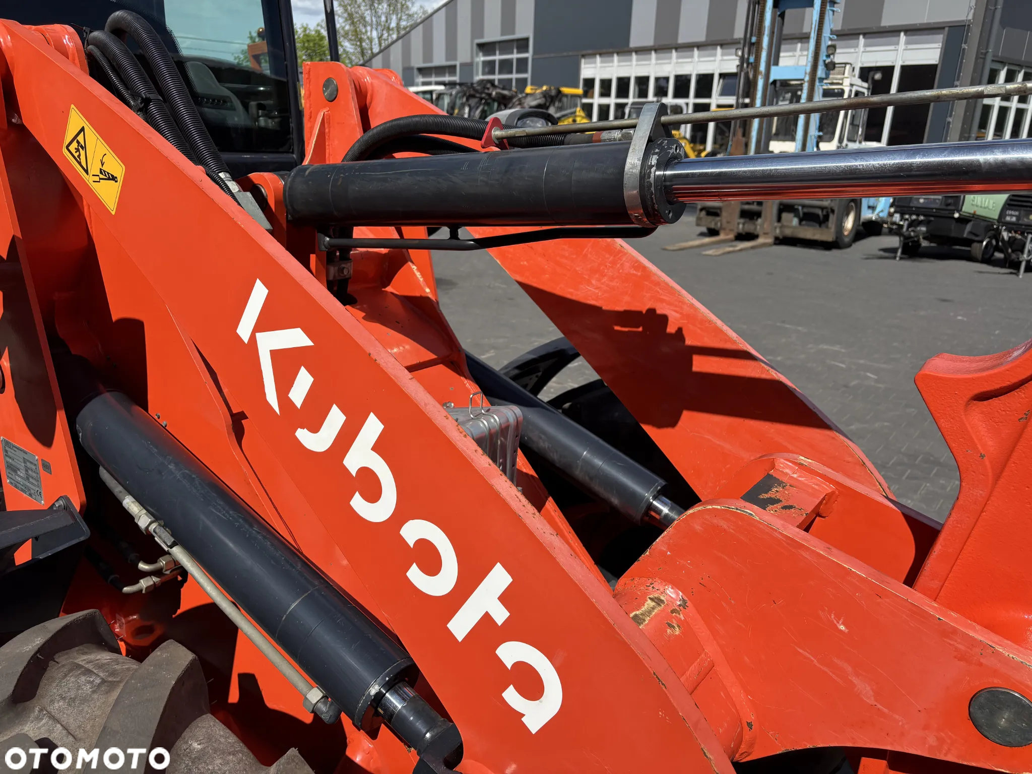 Kubota R082 - 10