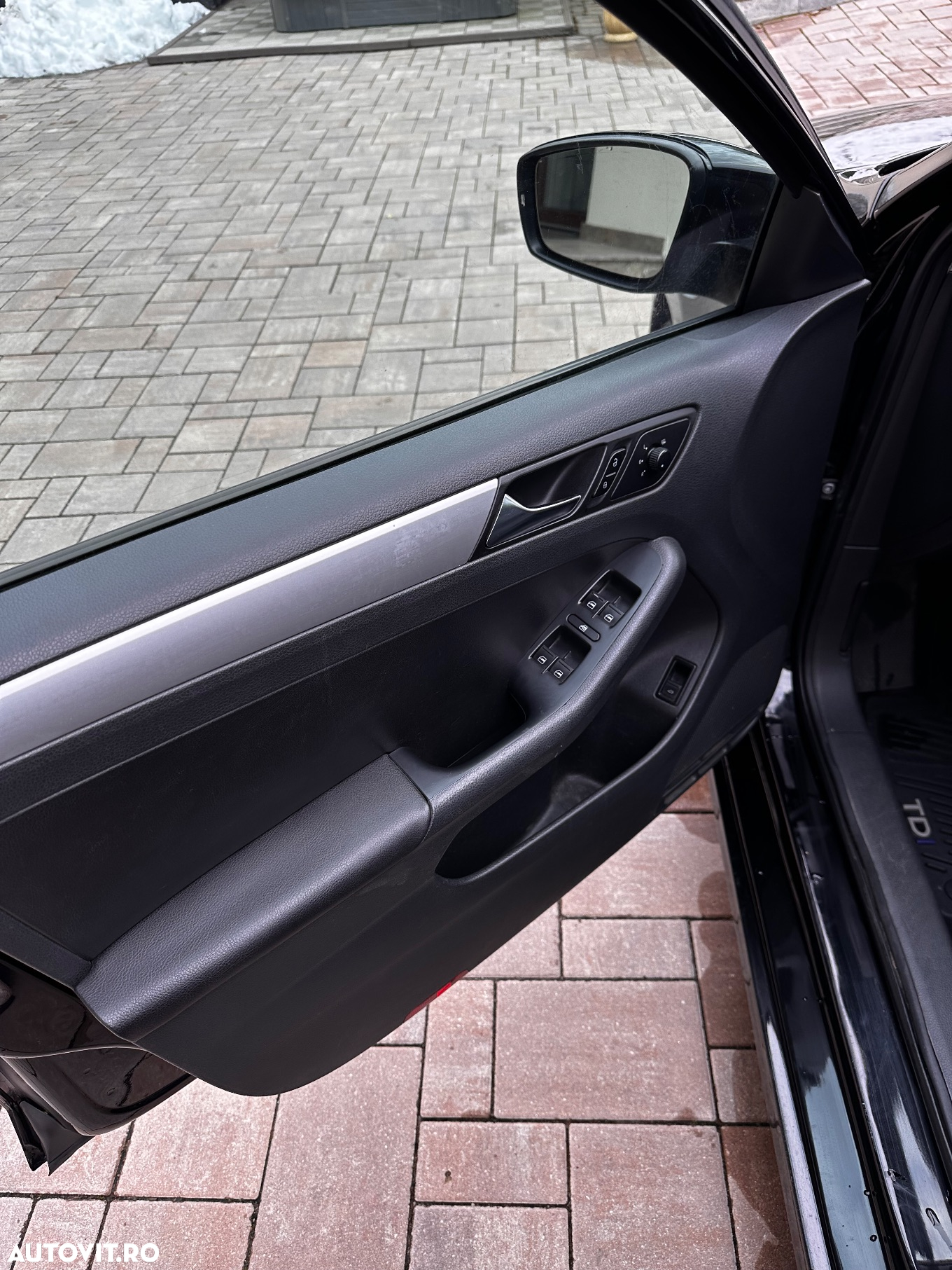 Volkswagen Jetta 2.0 TDI DSG Comfortline - 19
