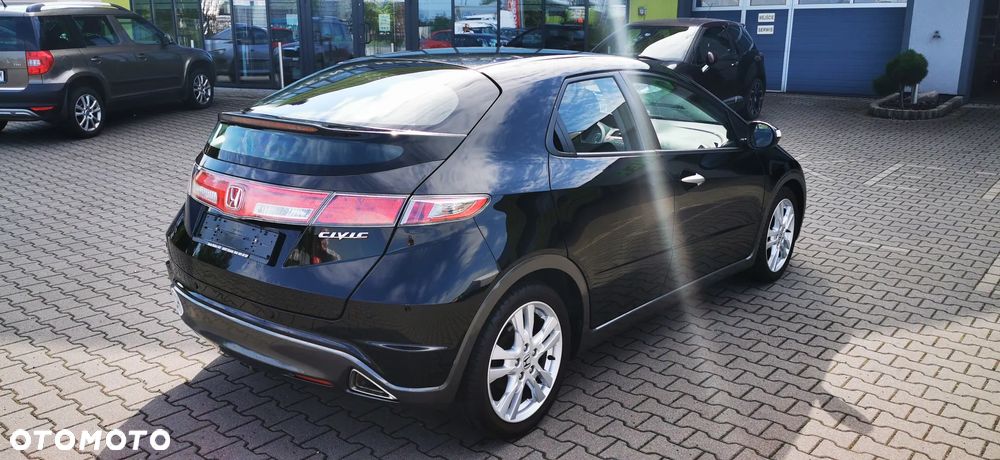 Honda Civic 1.8 Executive - 3