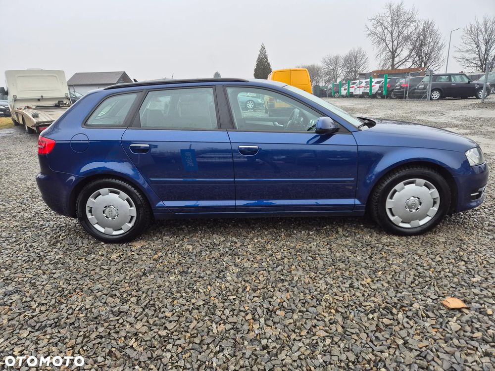 Audi A3 Sportback 1.6 TDI DPF Ambiente - 4