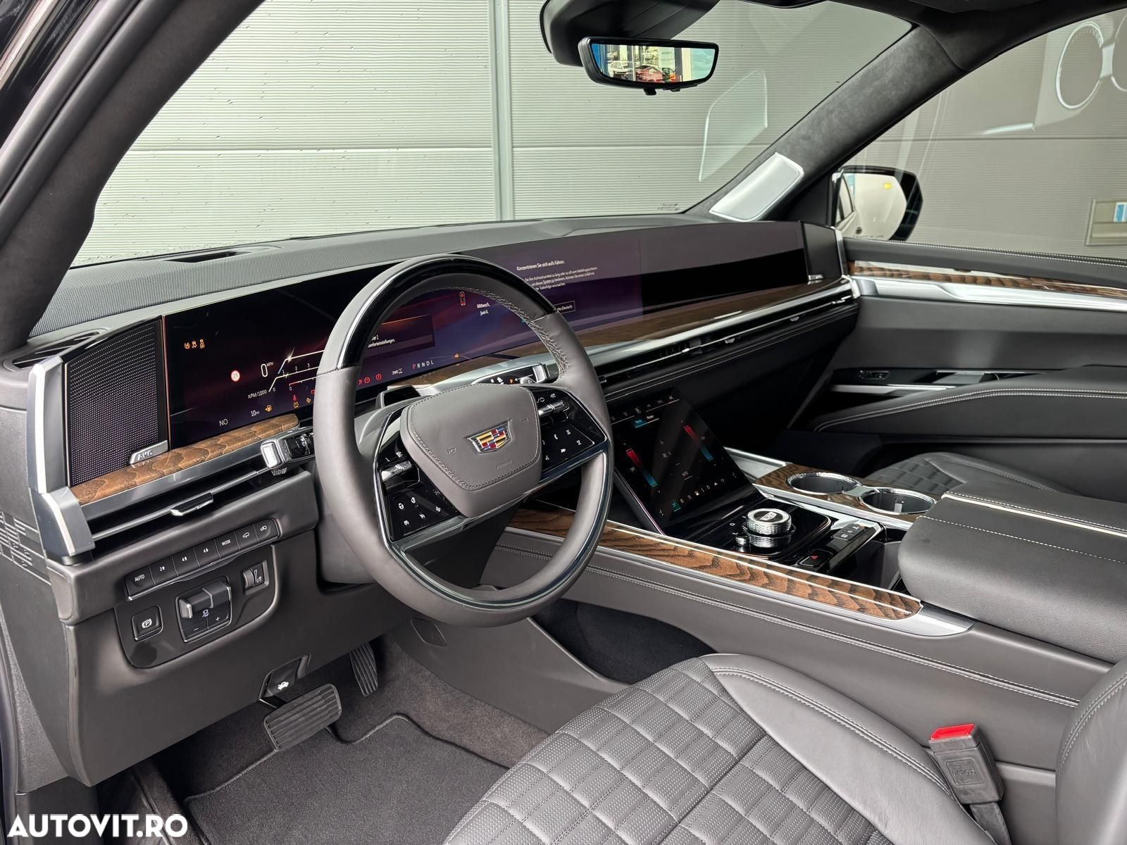 Cadillac Escalade - 20