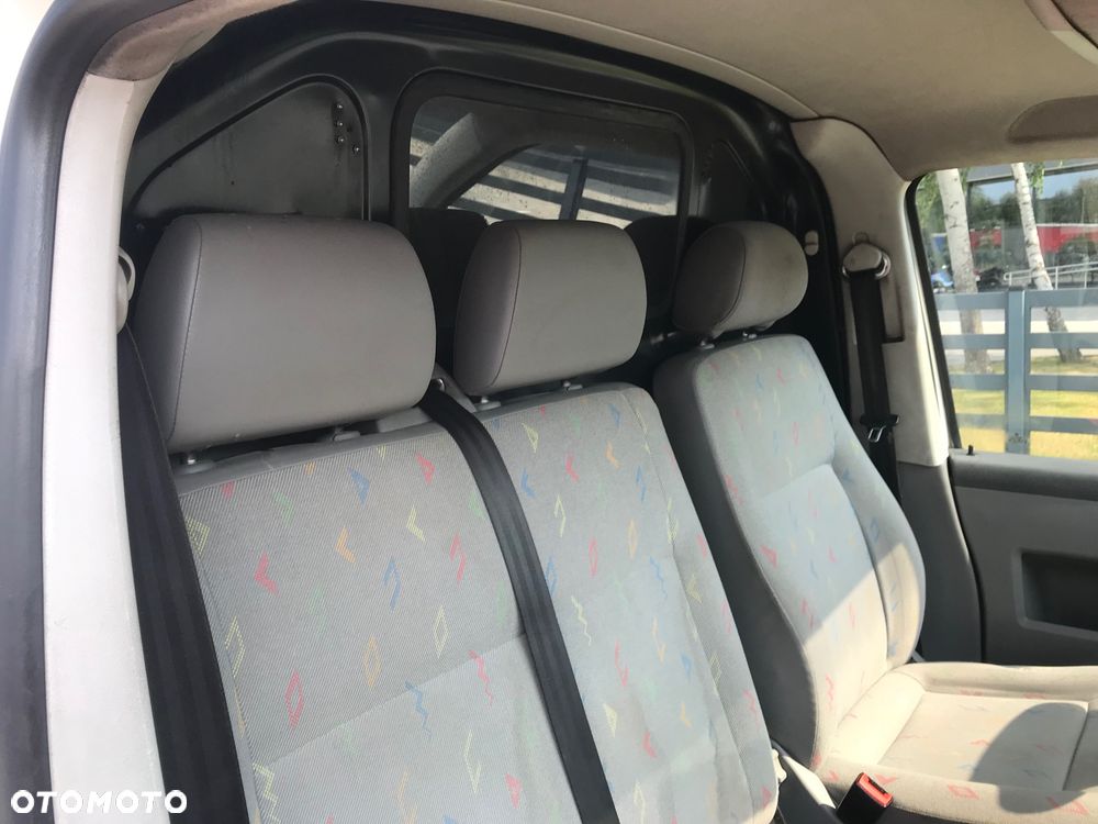 Volkswagen Transporter - 22