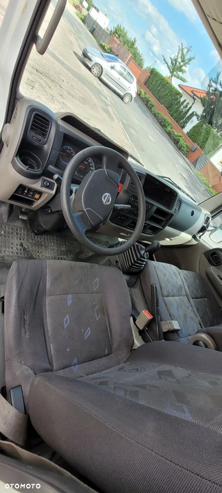 Nissan cabstar - 4