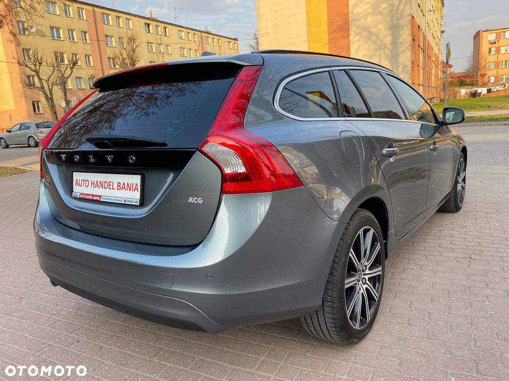 Volvo V60 D3 Summum - 14