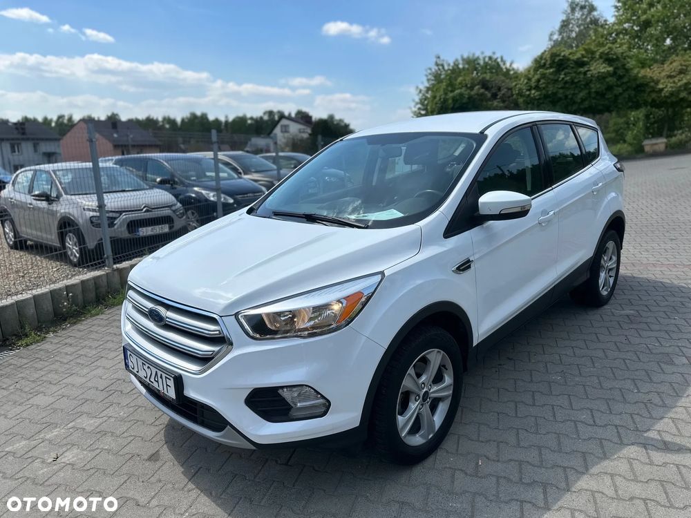 Ford Kuga 1.5 EcoBoost 2x4 Trend - 2