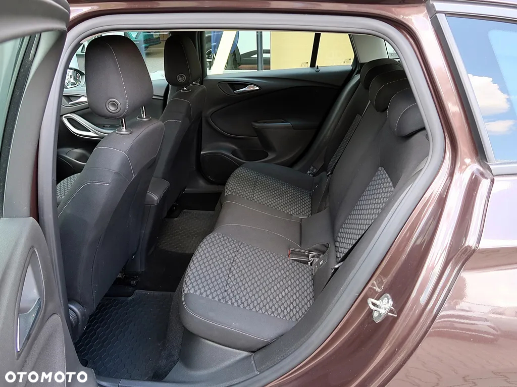 Opel Astra V 1.4 T Enjoy - 12