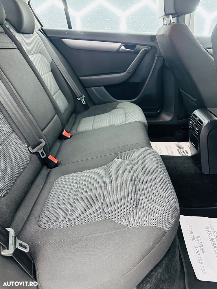 Volkswagen Passat - 13