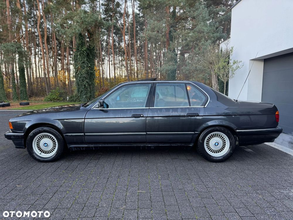 BMW Seria 7 750i - 7