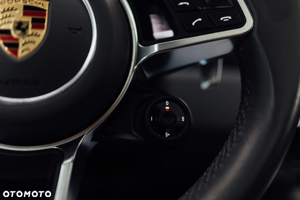 Porsche Cayenne Standard - 30
